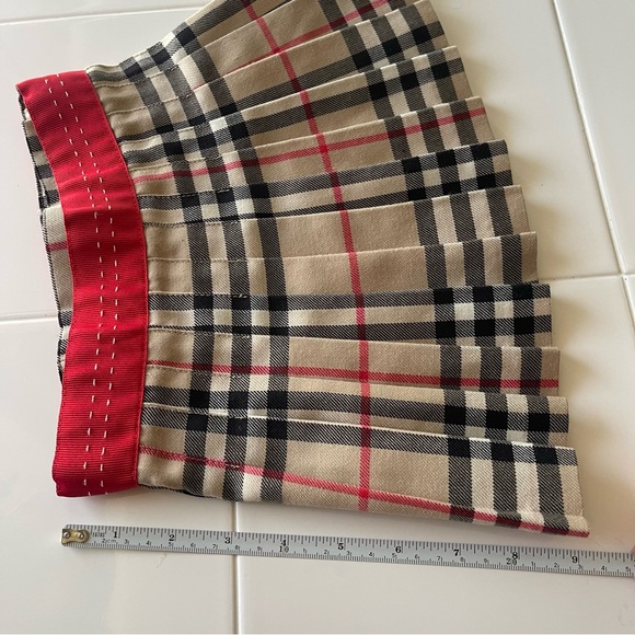 Burberry Girl's Skirt Classic plaid with red ribbon - Picture 6 of 8